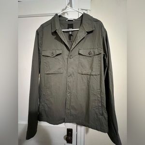 Men’s Vuori Utility Jacket/Shirt.